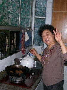 Ms Lu's dinner with dog 004