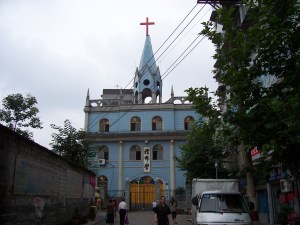 In this photo from 3 years ago, the church steeple could be easily seen several blocks away.