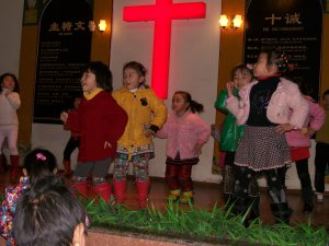 The children practiceing their dance number during the run-through.