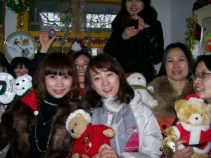 Standing room only in the sitting room.