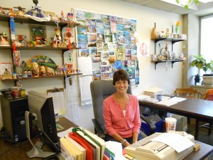 I had just enough ime to stop by my alma mater, Southern Illinois University, and catch up on the gossip with Diane, our Linguistics Department office manager.
