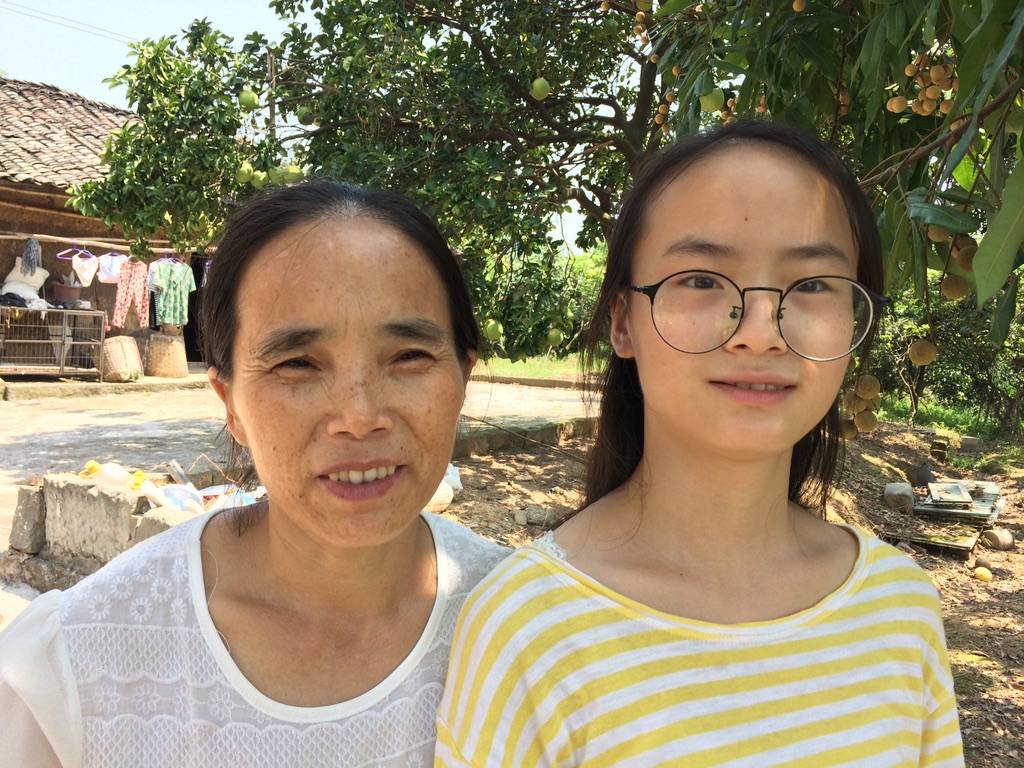 Mrs. Chen and daughter, Liangyu